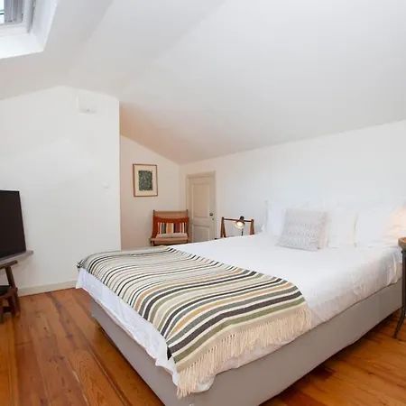 Artistic Duplex דירה