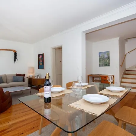 Artistic Duplex דירה