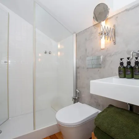 Artistic Duplex דירה ליסבון